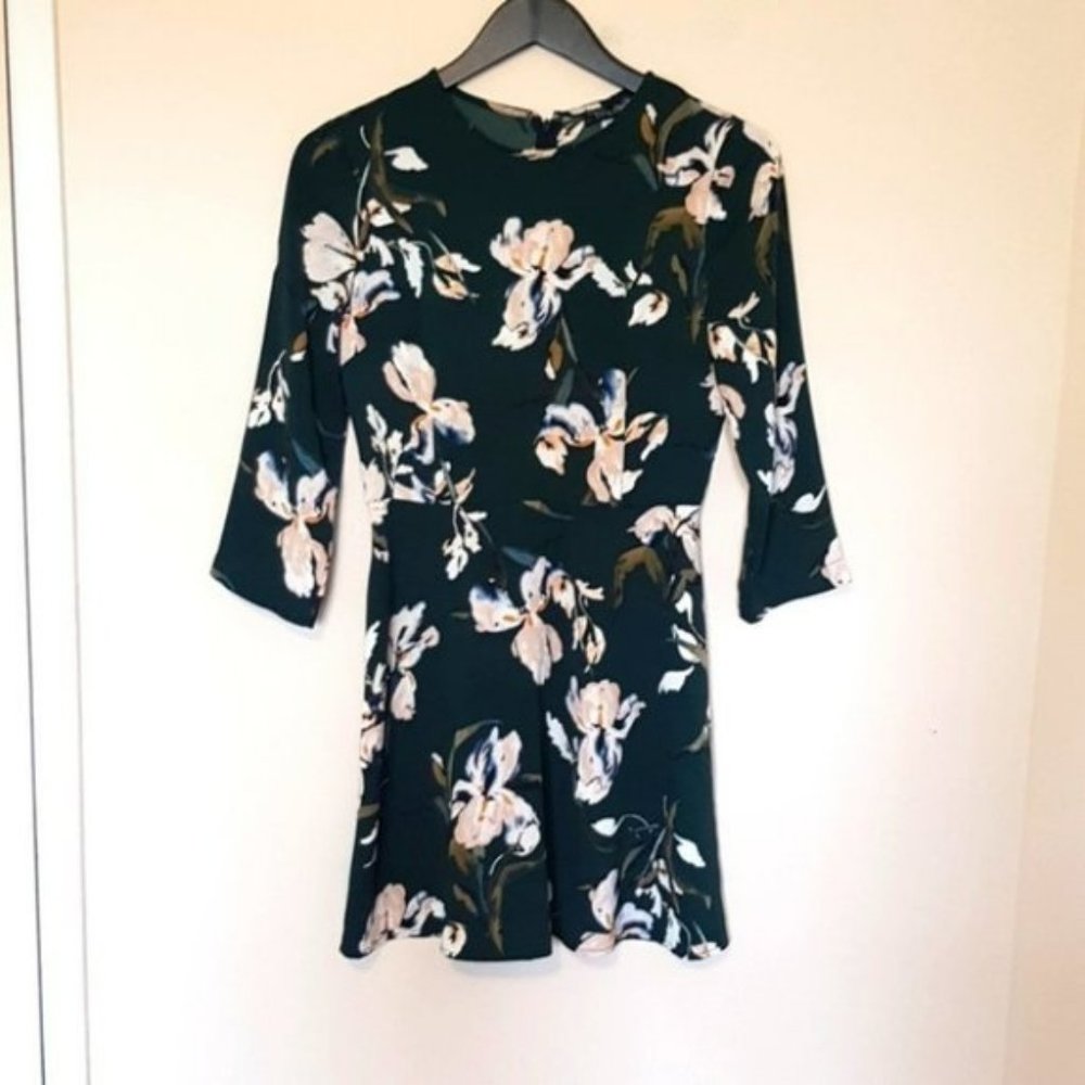 Dynamite deep green tropical floral print dress